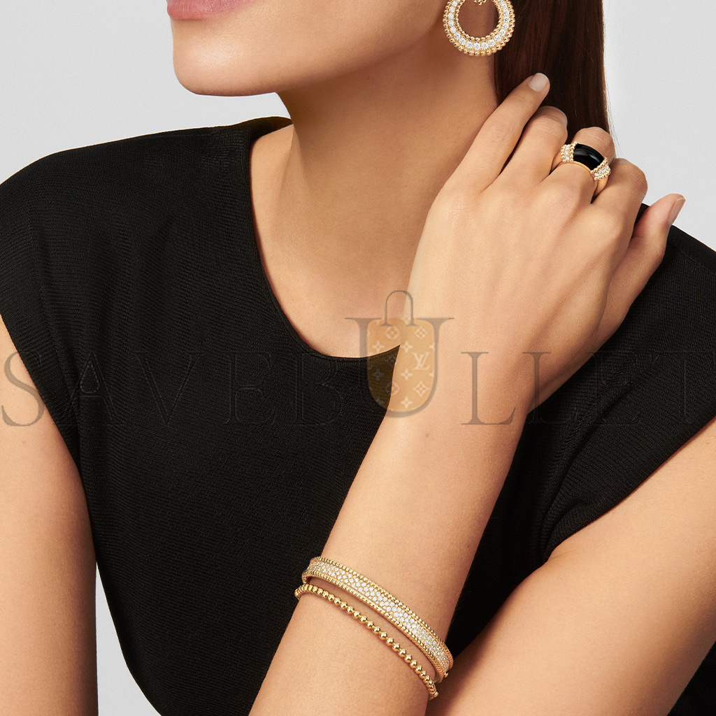 VAN CLEEF ARPELS PERLÉE DIAMONDS BRACELET, 3 ROWS, SMALL MODEL - YELLOW GOLD, DIAMOND  VCARO56400